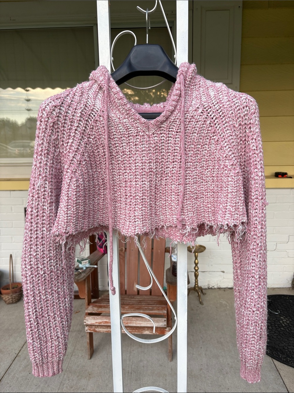 Ultra Flirt Dusty Pink Cropped V-Neck Hoodie Sweater